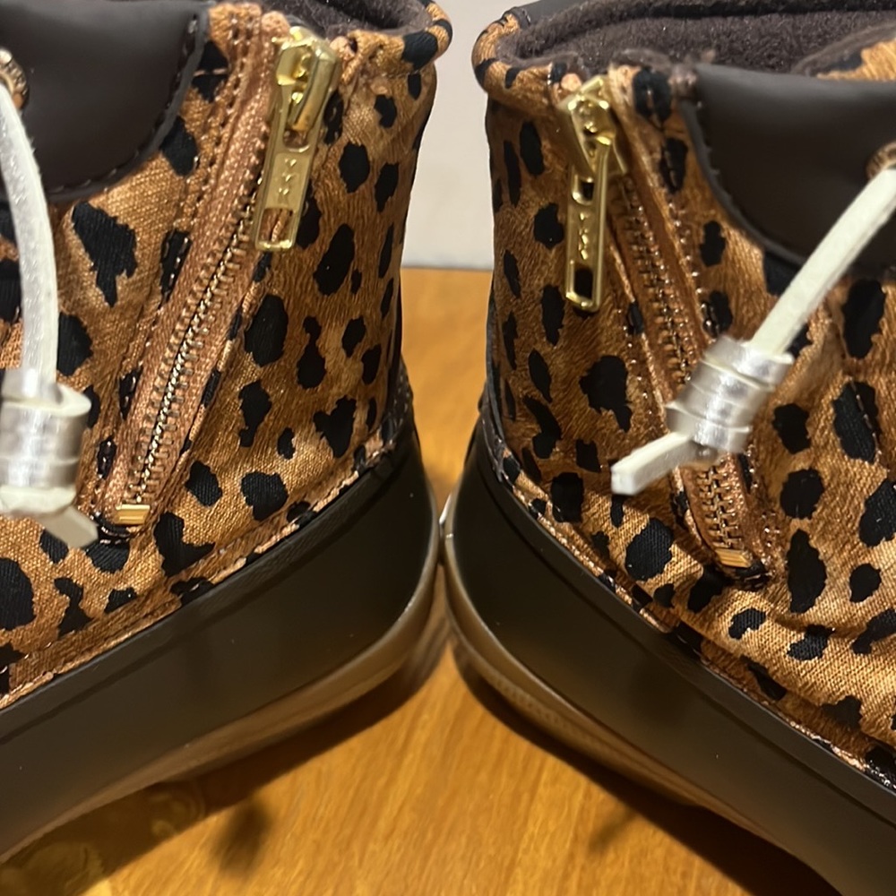 Sperry - Picture 11 of 12